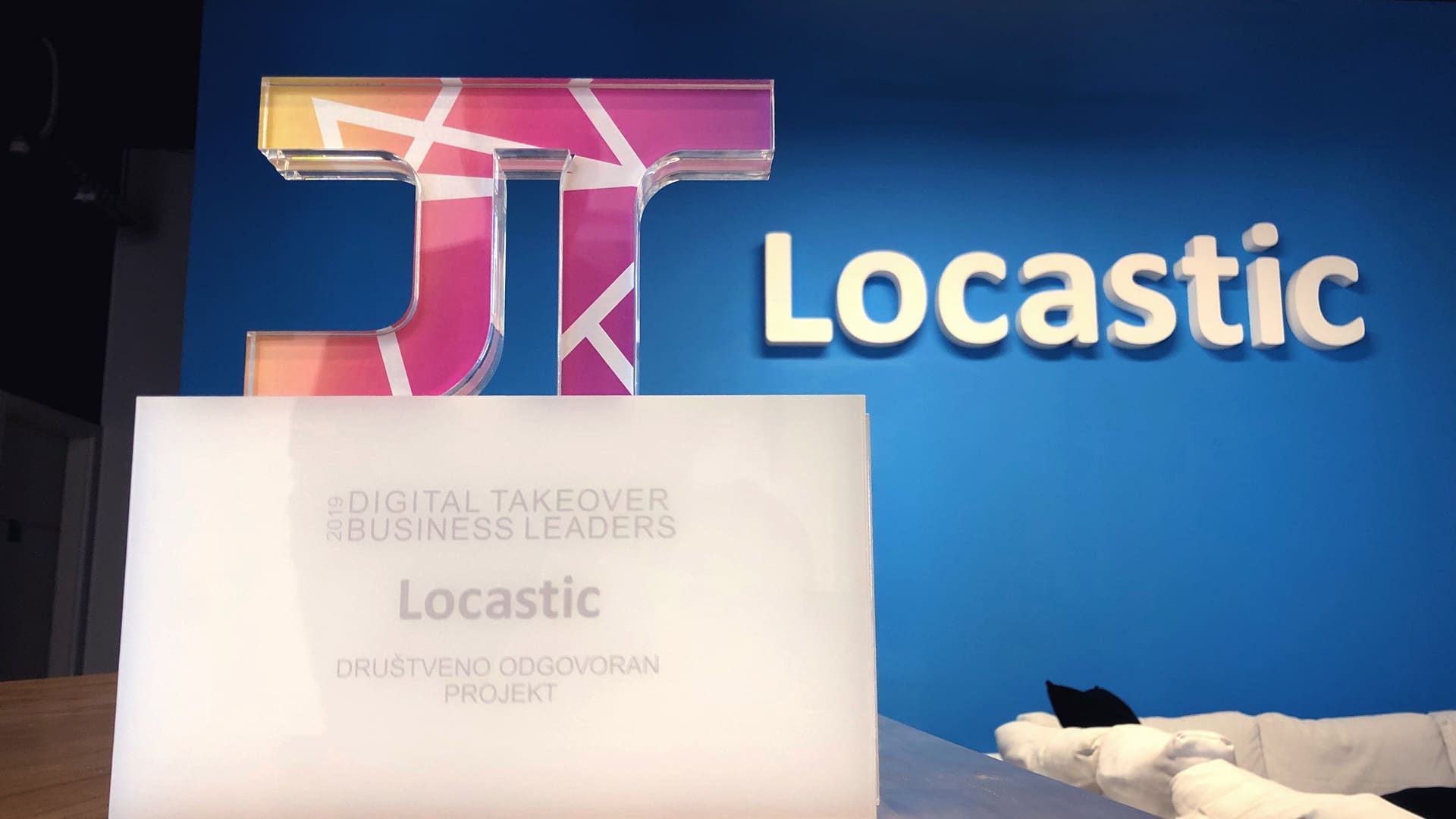 Locastic and OmoLab win Digital Takeover awards! - Locastic